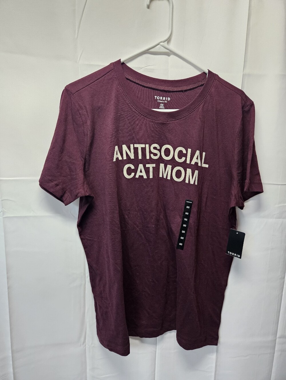 torrid Burgundy "Antisocial Cat Mom" Graphic Tee NWT Sz OO (M/L)